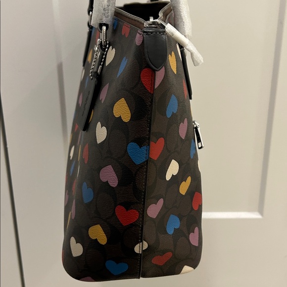 Coach (NWT) Gallery Tote Bag & Wallet in Signature Canvas & Heart Print - Picture 6 of 17